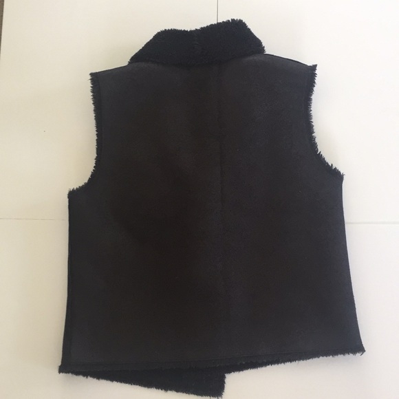 Velvet faux shearling vest size P - Picture 2 of 3
